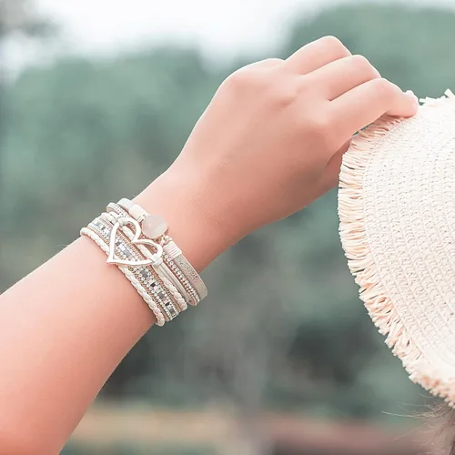 Miniatura 7 de FANCY SHINY Pulseras de cuero con forma de corazón, apilables, bohemias, pulseras de diamantes de imitación de resina de moda con cierre magnético