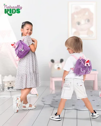 Miniatura 4 de Naturally KIDS Mini mochila de dinosaurio - Mochila muy pequeña para niñas y niños - Juguetes de dinosaurio para niños de 3 a 5 años - Mochila