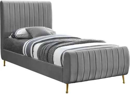 Miniatura 11 de Meridian Furniture Colección moderna Zara Cama tapizada de terciopelo contemporáneo con acolchonamiento de canal profundo y patas doradas a Crema