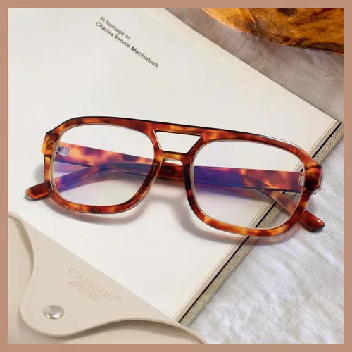Miniatura 6 de Madison Avenue Lentes retro con bloqueo de luz azul de aviador para mujeres y hombres con funda, anteojos rectangulares de moda para computadora