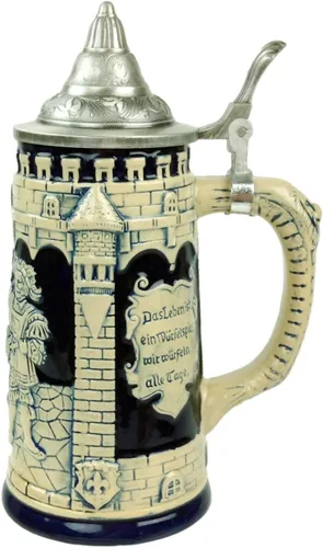 Essence of Europe Gifts 0.6 litros | OktoberfestHaus - Jarra alemana con tapa Das Leben Ist Ein Wurfelspiel Wir Wurfeln All Tage (La vida es un