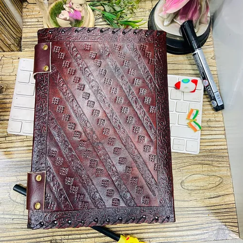 Miniatura 4 de Diario de cuero de siete brujas de piedra, libro de hechizos de sombras, diario en blanco con cierre de cerradura en relieve sin forro, poesía