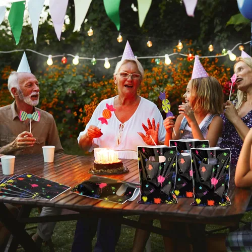 Miniatura 4 de Hxezoc 50 Piezas Bolsas de Caramelos de Neón Brillan en la Oscuridad Bolsas de Golosinas Bolsas de Plástico Coloridas para Treats Envoltura de Negro