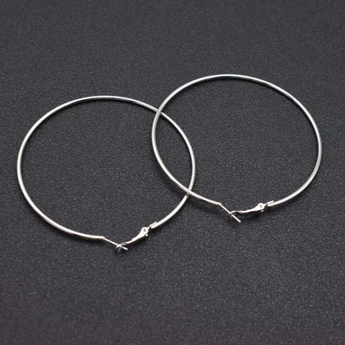 Miniatura 4 de Aretes de aro de baloncesto hipoalergénicos extra grandes para mujeres y hombres, aretes de aro grandes y finos, Metal, No es una piedra preciosa