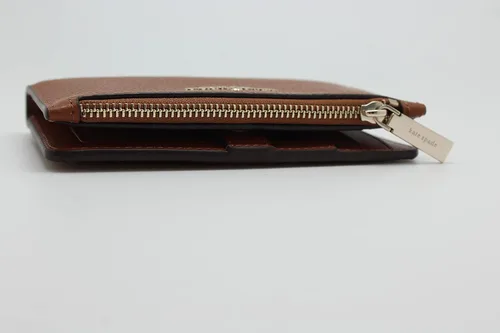 Miniatura 2 de Kate Spade New York Leila - Cartera pequeña y delgada plegable para pan de jengibre Marrón