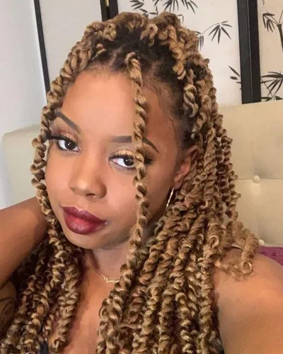Miniatura 46 de Cabello de Ganchillo Pre-Retorcido Passion Twist para Mujeres Negras y Niños, Cabello Passion Twist Pre-Enrollado Trenzas Bohemias 4 Pulgadas 8
