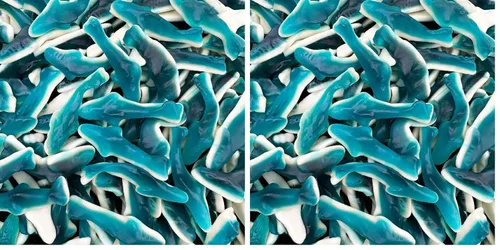 Miniatura 8 de Blue Sharks - Caramelos de gomita Bolsa de 2 libras Gomitas de pescado Sabor a frambuesa azul Caramelo de tiburón para fiestas, bufés