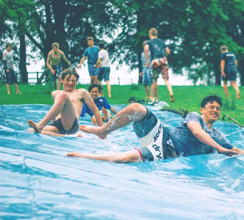 Miniatura 4 de Antideslizante y deslizante de 30 x 6 pies resistente con 2 tablas de bodyboard, tobogán de agua más grueso, diseño resistente a desgarros, fácil