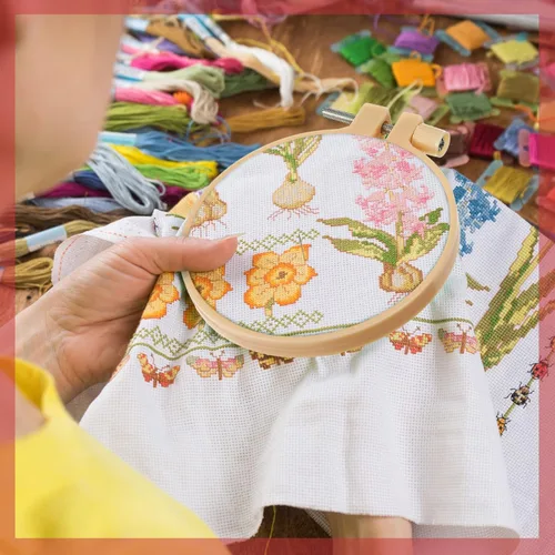Miniatura 3 de Sintuff 100 pequeños aros de bordado a granel de 3 pulgadas, círculos redondos de plástico, punto de cruz, para arte, manualidades, costura, adornos