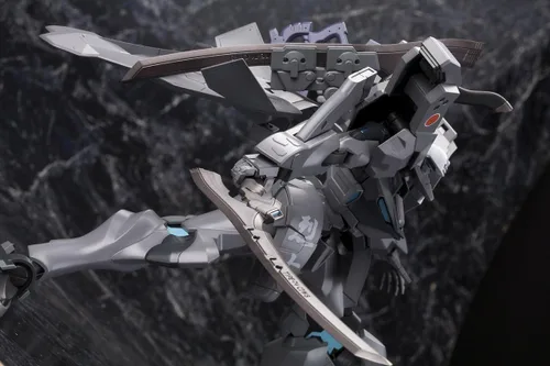 Miniatura 7 de Kotobukiya Shiranui Imperial Japanese Army Muv-Luv Total Eclipse Kit de modelo de plástico