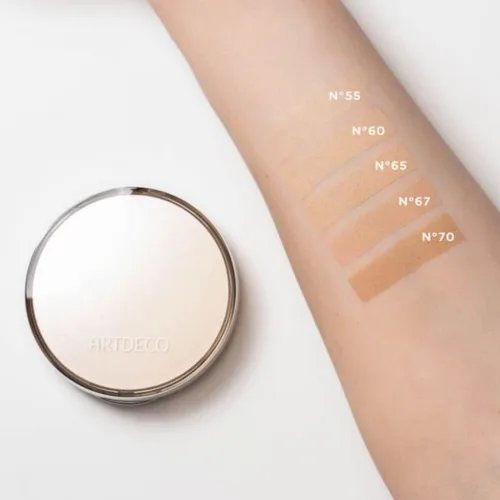Miniatura 7 de ARTDECO Hydra Mineral Compact Foundation - Beige fresco N°70 - Polvo suelto hidratante compacto para un acabado mate suave - buena cobertura sin un