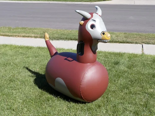 Miniatura 3 de Hearthsong Hop N Go Toro Inflable para Montar Juguetes Saltarines Rebotadores para Niños de 5+ Años - Juguetes Saltadores Montables de Animales