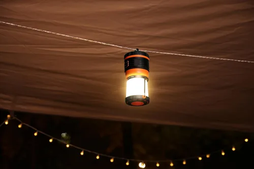 Miniatura 9 de Linterna LED para campamento recargable, 1800 lúmenes, 4 modos de luz, banco de energía de 4400 mAh, impermeable IP44, linterna perfecta para Negro
