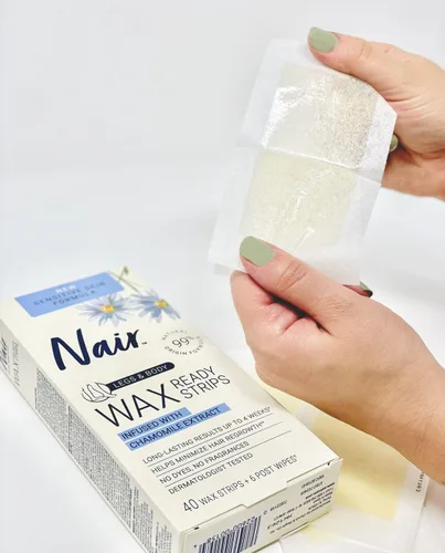 Miniatura 4 de Nair Tiras depiladoras listas para piernas y cuerpo, kit de depilación sin ensuciar para depilación, paquete de 3 tiras de cera, 40 unidades cada