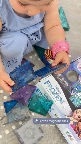 Miniatura 25 de Tytan Toys Disney Frozen - Azulejos magnéticos de castillo de princesa, juego de construcción STEAM de 68 piezas con azulejos con purpurina