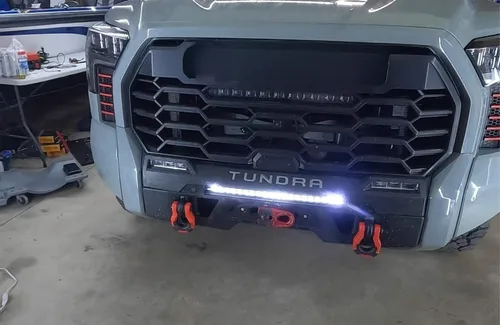 Miniatura 8 de iJDMTOY Barra de luz LED de 20 pulgadas para montaje en rejilla inferior compatible con Toyota Tundra 2022 en adelante, incluye barra de luz LED