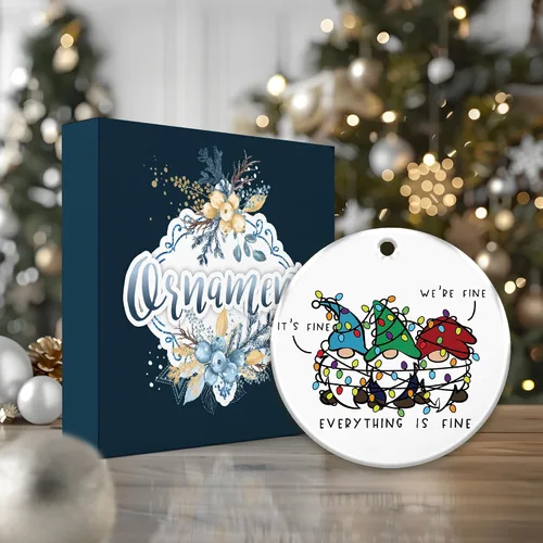Miniatura 5 de Divertido adorno de gnomo 2025 – «Everything is Fine» gnomos enredados con luces – Lindo regalo de humor navideño para amigos, familiares