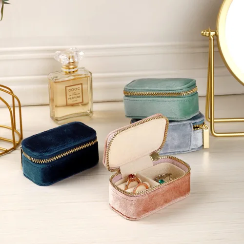 Miniatura 5 de TAIMY Mini estuche de joyería de viaje, caja de joyería de viaje pequeña de terciopelo, caja organizadora de viaje portátil para anillos, aretes