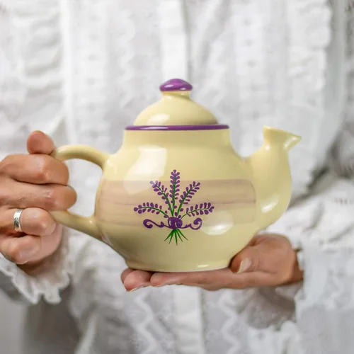 City to Cottage Tetera de cerámica de 26 onzas, tetera para Bloomig y hojas de té sueltas, tetera prémium hecha a mano, tetera floral de lavanda