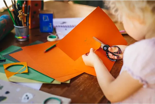 Miniatura 6 de Fiskars 1004612 Tijeras de animales para niños con motivo de mariquita, a partir de 4 años, longitud: 5.1 in, para diestros e izquierdos, hoja