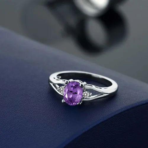 Miniatura 4 de Gem Stone King Anillo de plata de ley 925 con amatista y diamante blanco de 3 piedras para mujer 116 quilates piedra natal ovalada disponible