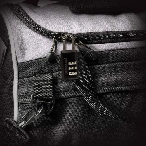 Miniatura 2 de Master Lock 646D Establece Tu Propia Combinación Cerradura para Equipaje, 13/16 pulg. de Ancho con Grillete de 11/16 pulg. de Largo, Negro