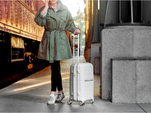 Miniatura 120 de Samsonite Freeform – Maleta rígida, expandible con ruedas dobles giratorias, Blanco
