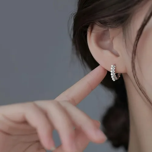 Miniatura 3 de SLUYNZ Aretes de aro de plata de ley con perlas de circonita cúbica para mujeres, adolescentes y niñas, aretes de aro de perlas de boda