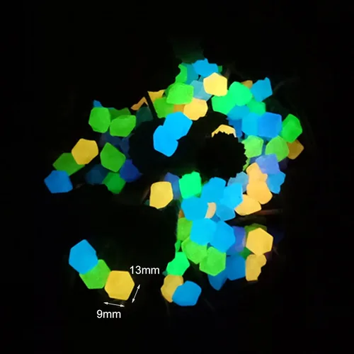 Miniatura 4 de 100 piedras luminosas para acuario, rombos de resina que brillan en la oscuridad, decoración luminosa de pecera, cubos de hielo, diamantes
