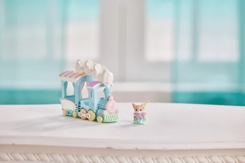 Miniatura 7 de Calico Critters – Tren de arco iris de nube flotante – Serie de atracciones Calico Land – Juguete de simulación para niños, vehículo en miniatura