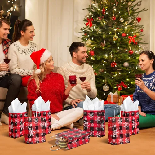 Miniatura 6 de Paquete de 32 bolsas de regalo de fiesta de copo de nieve de Navidad, bolsas de regalo a cuadros rojos y negros con tejido blanco, bolsa de papel