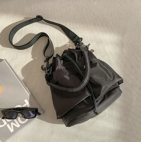 Miniatura 3 de Bolso bandolera de nailon con cordón para mujer, bolso de hombro estilo hobo casual