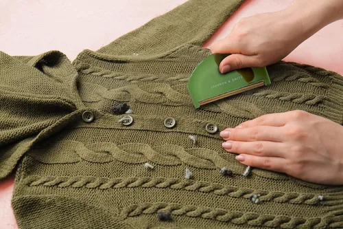 Miniatura 6 de Paquete de 2 peines para suéteres, rascador de pelusa para suéter, peine de cachemira de fácil agarre, afeitadora de ropa multifunción para tela