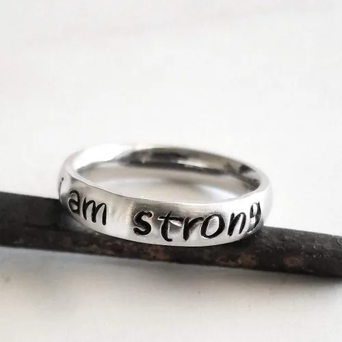 Miniatura 2 de Ronliy - Anillo de acero inoxidable con texto en inglés "I am Bas
