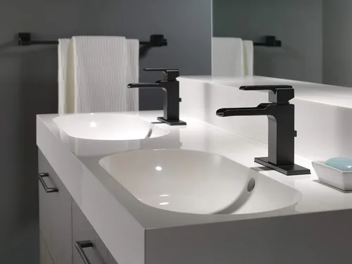 Miniatura 4 de Delta Faucet Ara - Grifo de baño de 3 agujeros, grifo de baño negro mate, grifo de cascada, montaje de drenaje de metal, negro mate 3568LF-BLMPU