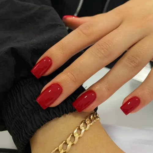 KQueenest Uñas postizas a presión rojas cortas y medianas cuadradas de longitud corta, uñas postizas de color sólido, uñas postizas de ataúd, uñas