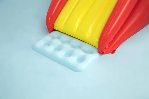Miniatura 4 de Disney Little Mermaid - Piscina inflable para niños, centro de actividades acuáticas con tobogán, lanzamiento de anillo y juego de lanzamiento