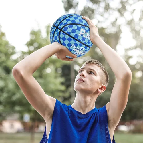 Miniatura 3 de Baloncesto para niños y jóvenes tamaño 5 (27.5") de goma premium para interiores y exteriores para niños y niñas, impermeable para juegos en el Azul