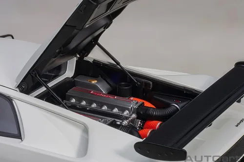 Miniatura 12 de AUTOart 1/18 Diablo SVR 1996 Impact White 79149
