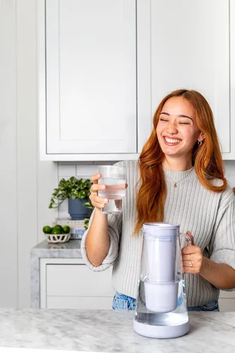 Miniatura 5 de LifeStraw Home – Jarra de filtro de agua, 7 tazas, Wisteria, sin BPA Diseñada para protección diaria contra bacterias, parásitos, microplásticos