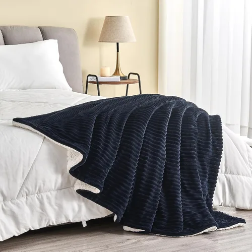 Miniatura 4 de Great Bay Home - Manta reversible de textura acanalada azul marino, manta de lujo súper suave y mullida tamaño Queen
