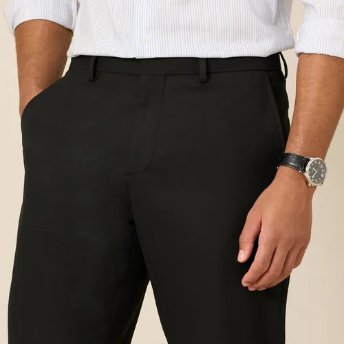 Miniatura 4 de Amazon Essentials - Pantalones de vestir elásticos para hombre con corte clásico resistentes a las arrugas