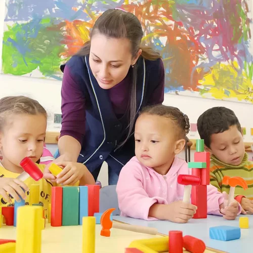 Miniatura 2 de Martillo de juguete de simulación de madera, martillo pequeño de plástico para niños pequeños, herramientas de mantenimiento portátiles para niños