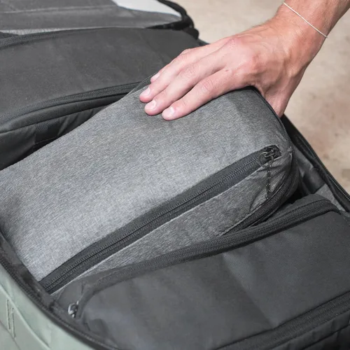 Miniatura 7 de Peak Design Cubo de embalaje, carbón, cubo de equipaje resistente a la intemperie con organización de doble compartimento, expansión y compresión