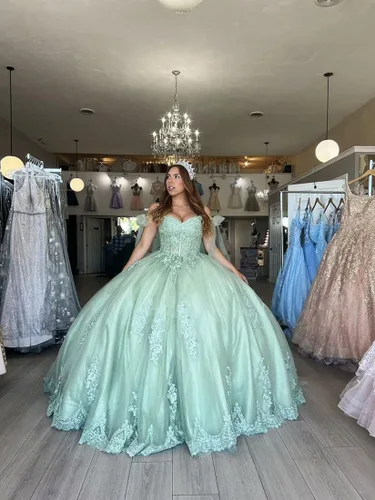 Miniatura 5 de Zhangyo Dulce 16 vestidos de quinceañera vestido de bola fuera del hombro vestidos de fiesta con tren hinchado tul vestidos de fiesta de encaje