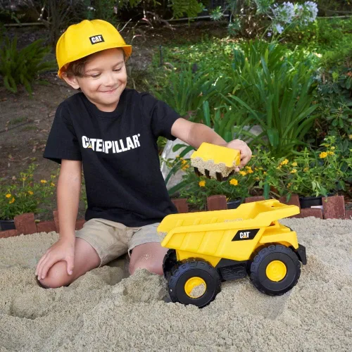 Miniatura 9 de CAT Juguetes de construcción, juego de camión volquete con casco duro CAT y herramientas de arena, juguetes al aire libre para niños a partir de 3
