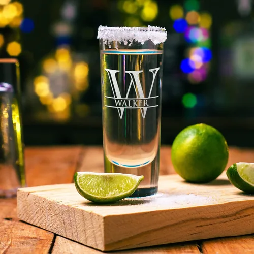Miniatura 5 de Vaso de chupito personalizado con fondo verde azulado personalizado de 2 oz, vasos de chupito cordial con inicial en script dividido y nombre
