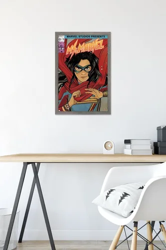 Miniatura 6 de Trends International Marvel Ms. Marvel - Póster de pared de cómic, 22.4 pulgadas de largo x 14.7 pulgadas, versión enmarcada en madera de granero