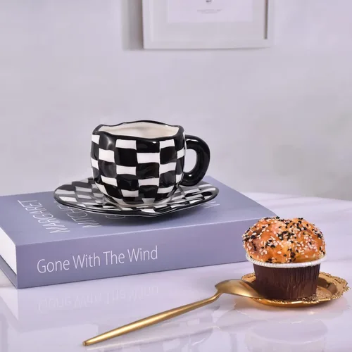 Miniatura 7 de Koythin - Taza de café de cerámica, taza de diseño a cuadros negros y blancos con platillo para oficina y hogar, apta para lavavajillas