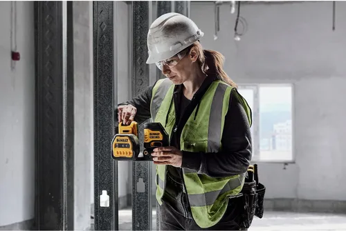 Miniatura 2 de DEWALT Kit de Nivel Láser 20V/12V MAX, Láser de Línea Cruzada, Verde (DCLE34020G)